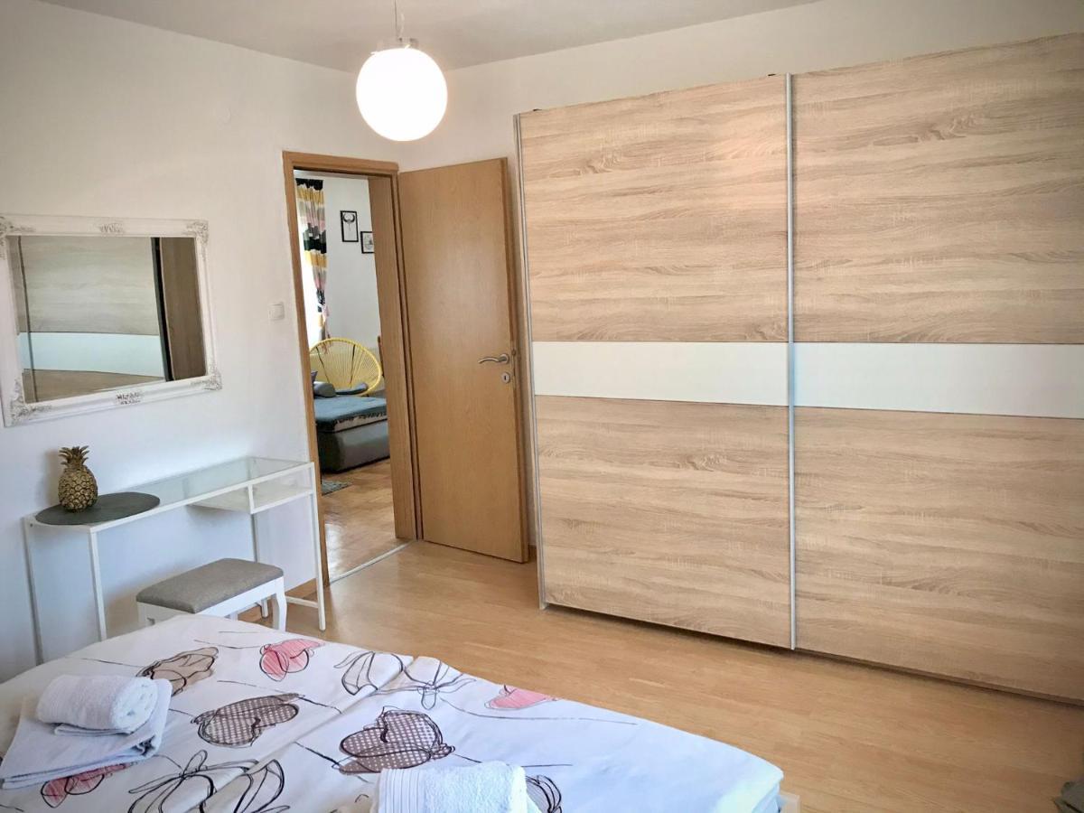Apartment Gabriela Rakovica Exteriör bild